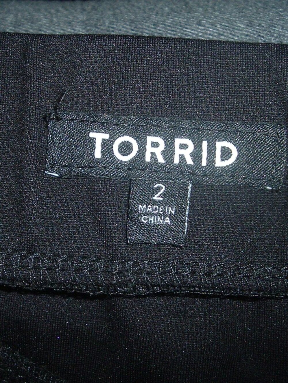 Torrid Women's Plus Size 2 Black Midi Pencil Skirt Criss Cross - Picture 3 of 4